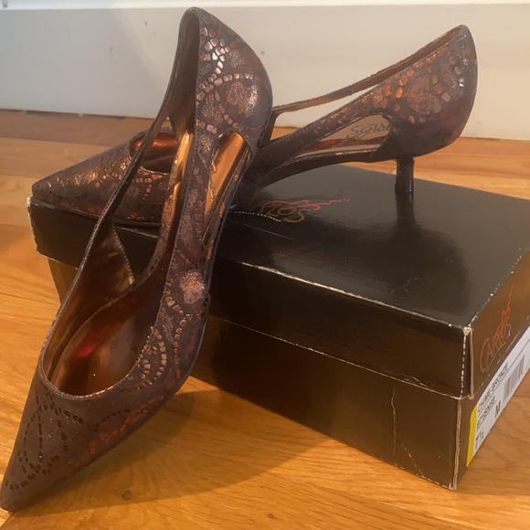 NEW-Never Worn - Picture 4 of 4